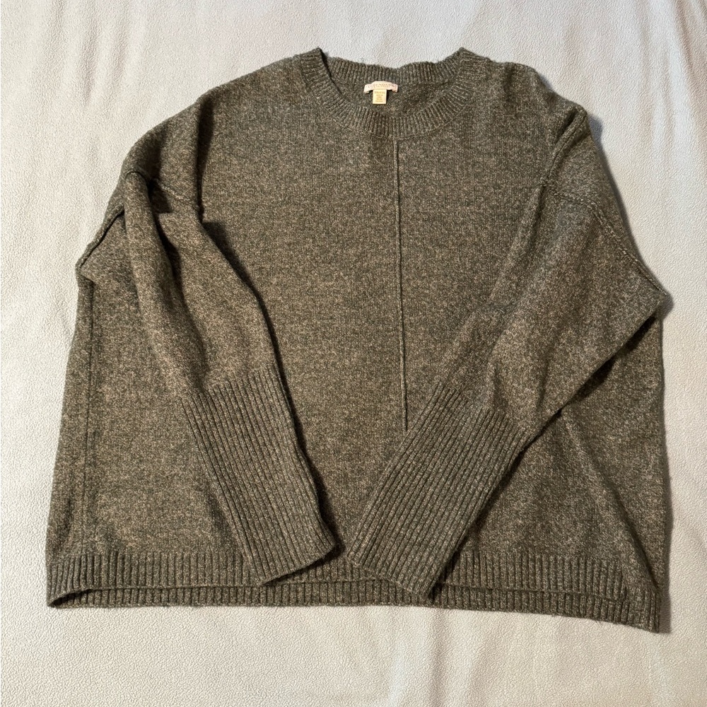 Green Sweater Legendary Outfitters